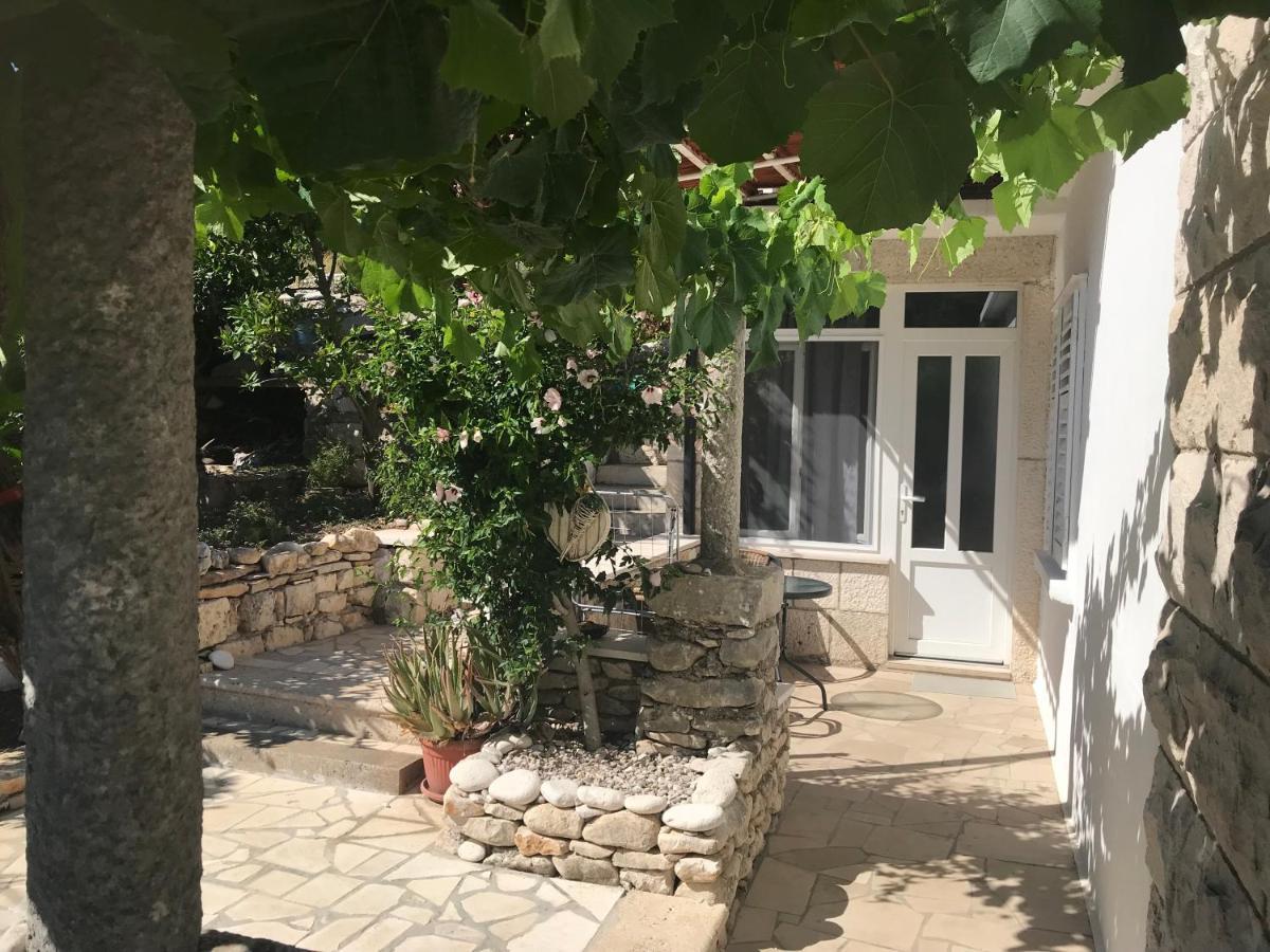 Apartman Flora'S Garden Korcula Town Exterior foto
